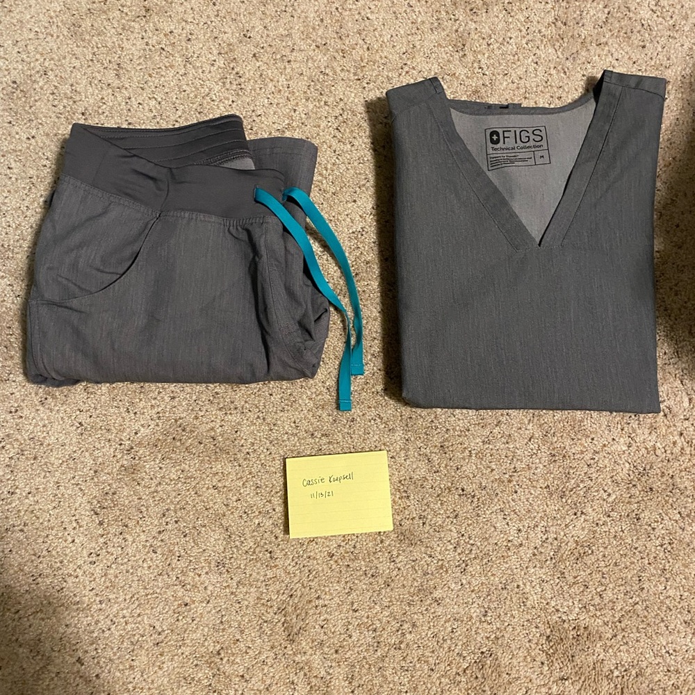 Graphite Figs Scrubs Medium